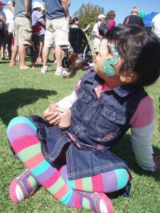 It's amazing how well those leggings coordinate with her shoes.