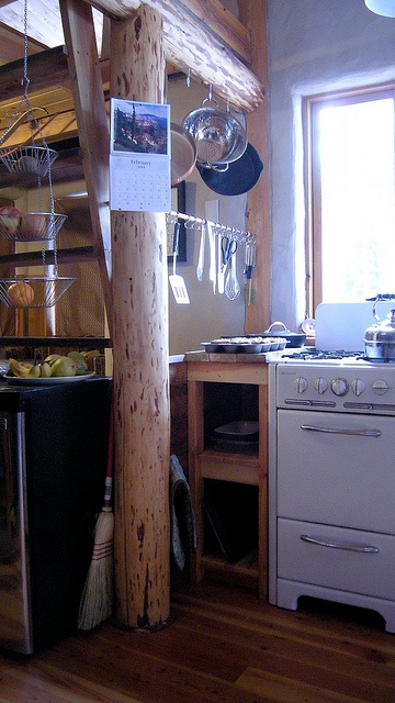 permaculture-tiny-kitchen-1