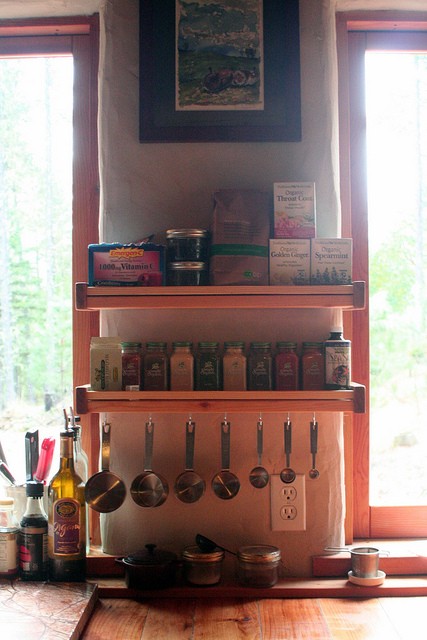permaculture-tiny-kitchen-2