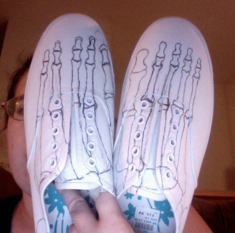 bone shoe sketching