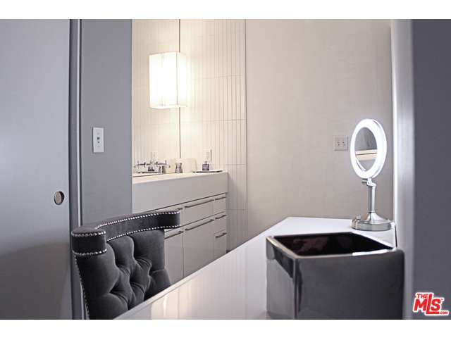 modern grey home decor 7