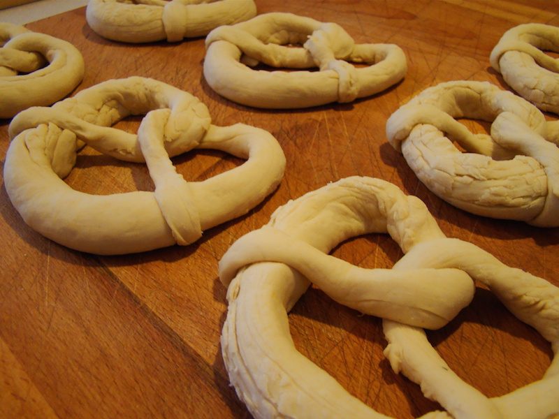 how to make soft pretzels