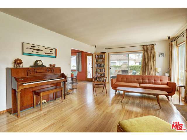 mid century living room  2