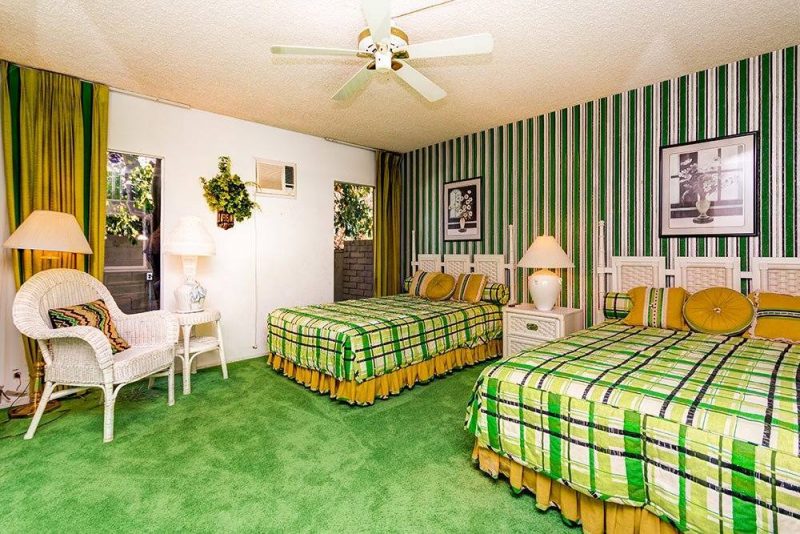1970s-home-green-bedroom