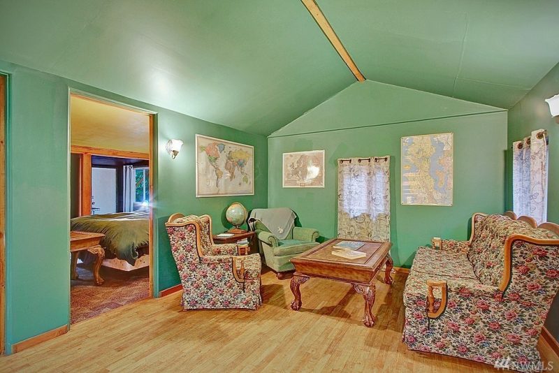 This Seattle home comes with a three-story treehouse built into the deck