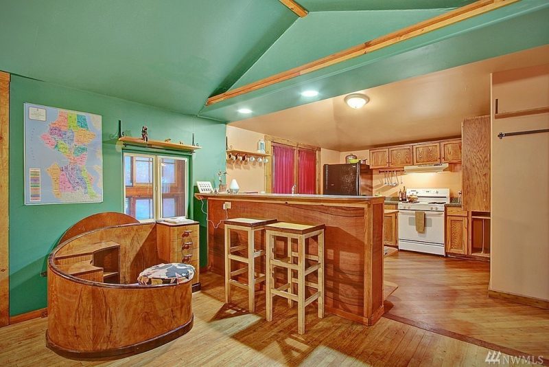 This Seattle home comes with a three-story treehouse built into the deck