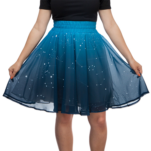 This LED skirt twinkles like the night sky!