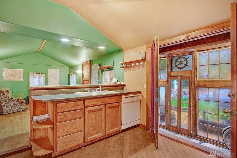 This Seattle home comes with a three-story treehouse built into the deck