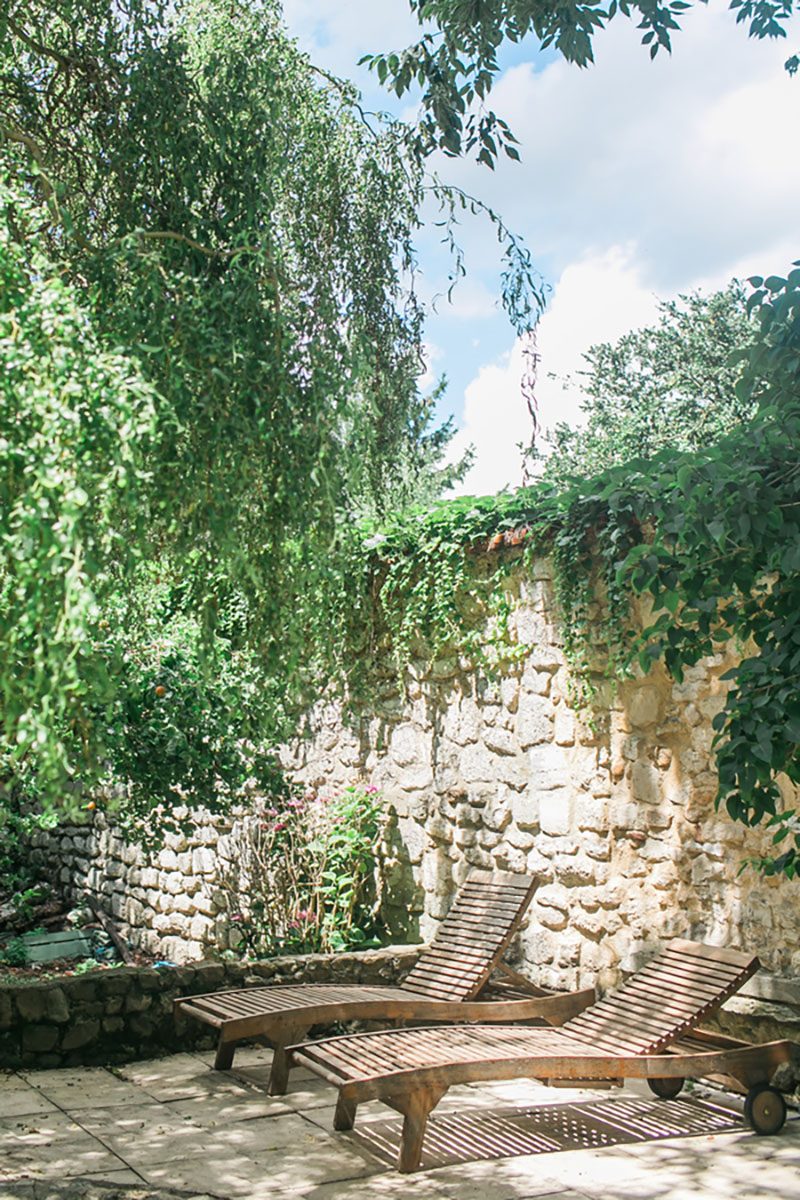 How traveling in Europe gave me perspective on our media consumption (& the break I needed!)