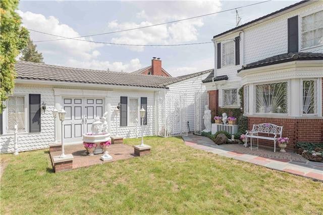 This seriously eccentric house for sale is straight out of our becoming-a-wild-weird-aunt dreams