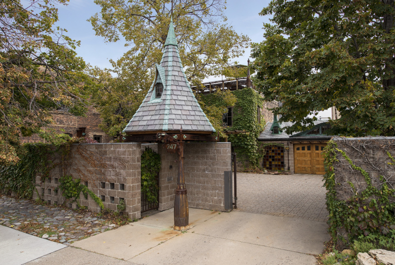Let's all move into this Hogwarts house for sale in Minnesota
