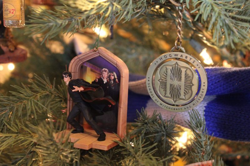 Don your handknit sweaters for this spectacular Hogwarts Christmas decor