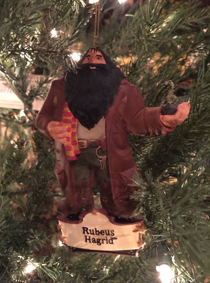 Don your handknit sweaters for this spectacular Harry Potter Christmas decor